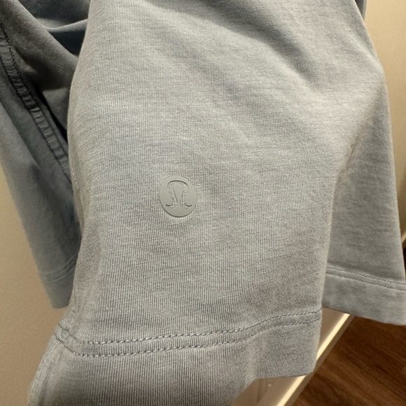 Lululemon Crop Shirt - Picture 3 of 3